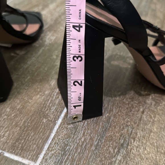 Gianni Bini, the Bexxlie Strappy Square Toe Sandals 8.5 - Picture 6 of 9